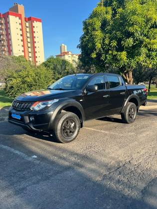 MITSUBISHI L200 TRITON 2.4 16V TURBO DIESEL OUTDOOR GLX CD 4X4 MANUAL